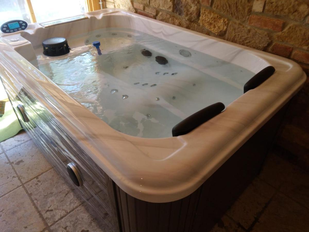 Agriturismo Podere Biancospino Piscina Privata Chianciano Terme Buitenkant foto